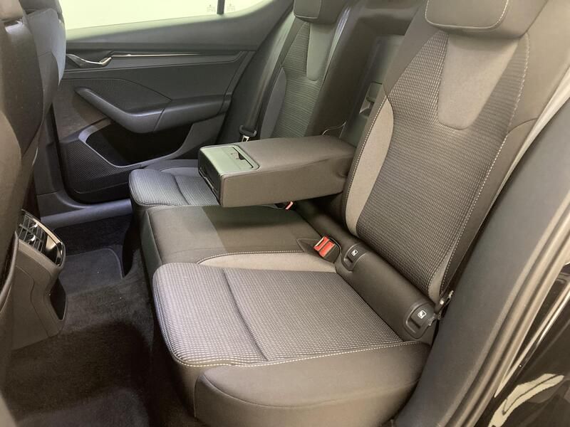 Škoda Octavia • 2023 • 78,186 km 12