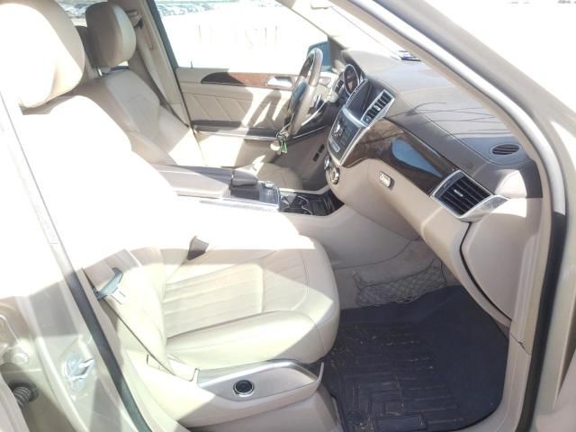 Mercedes-Benz GL-Class • 2013 • 9 km 6