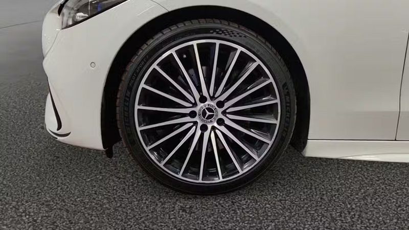 Mercedes-Benz C-Class • 2022 • 62,662 km 11