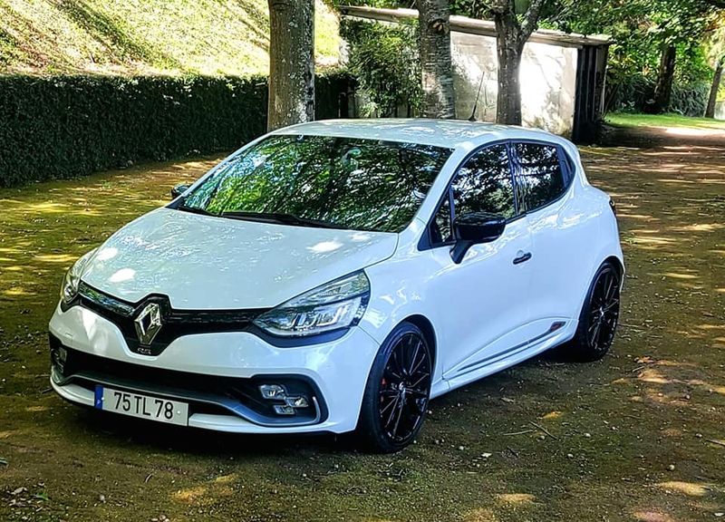 Renault Clio • 2015 • 60,000 km 1