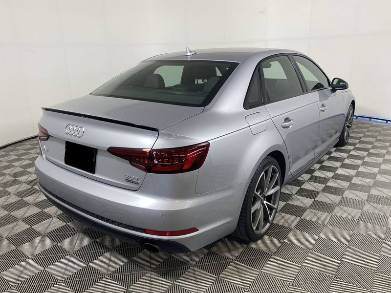 Audi A4 • 2018 • 32,033 km 4