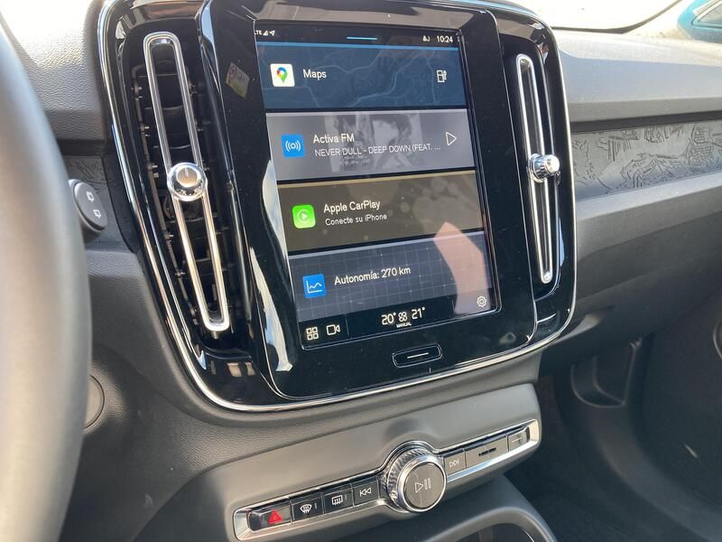 Volvo XC40 • 2023 • 16,708 km 13