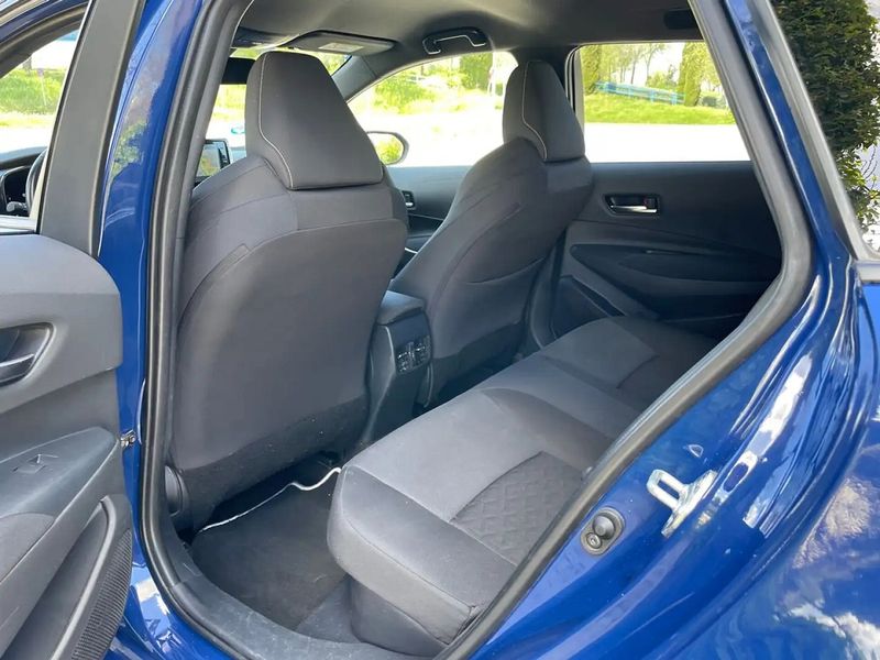 Toyota Corolla • 2020 • 144,000 km 12