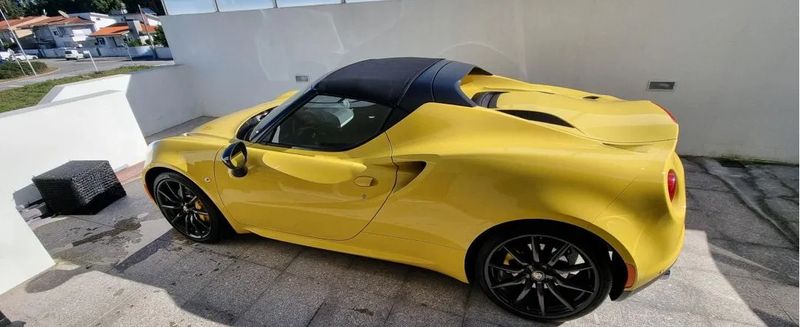 Alfa Romeo Spider • 2018 • 35,000 km 3