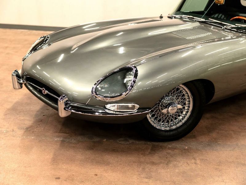 Jaguar E-PACE • 1967 • 42,690 km 9