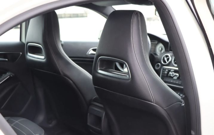 Mercedes-Benz A-Class • 2018 • 178,000 km 3