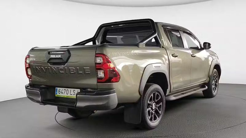 Toyota Hilux • 2021 • 31,389 km 7