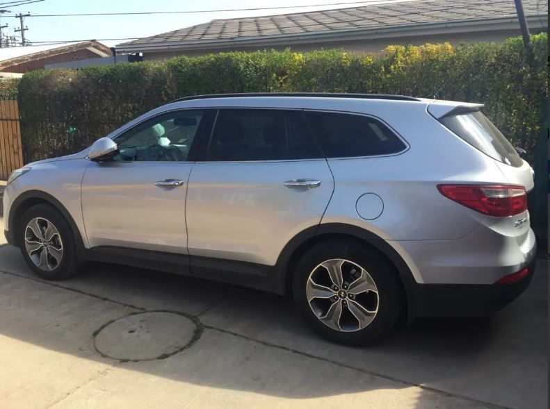 Hyundai Santa Fe • 2017 • 90,000 km 2