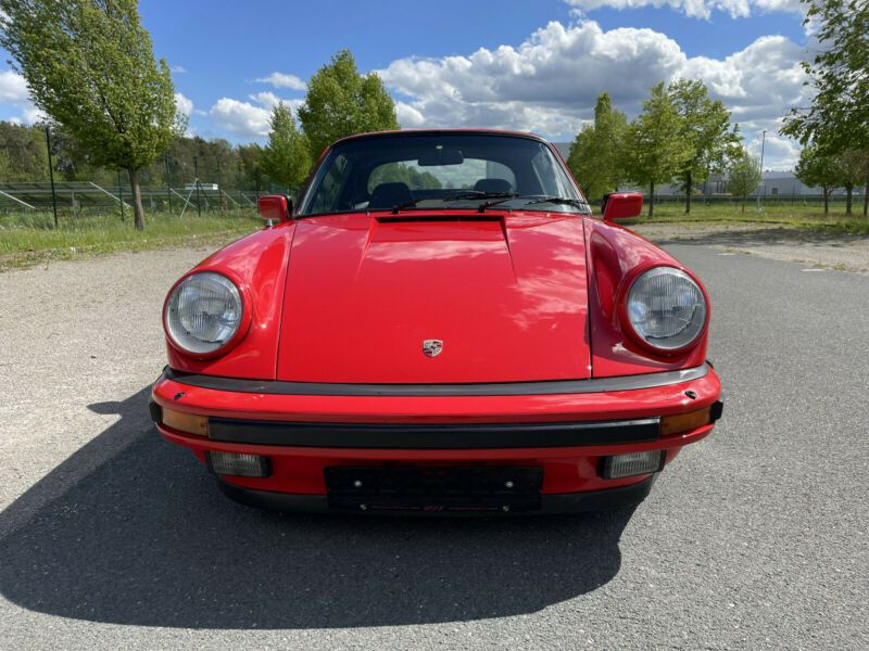 Porsche 911 Carrera • 1984 • 63,827 km 3