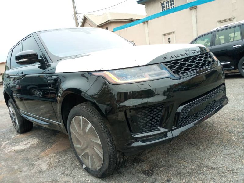 Land Rover Range Rover Evoque • 2020 • 3 km 1
