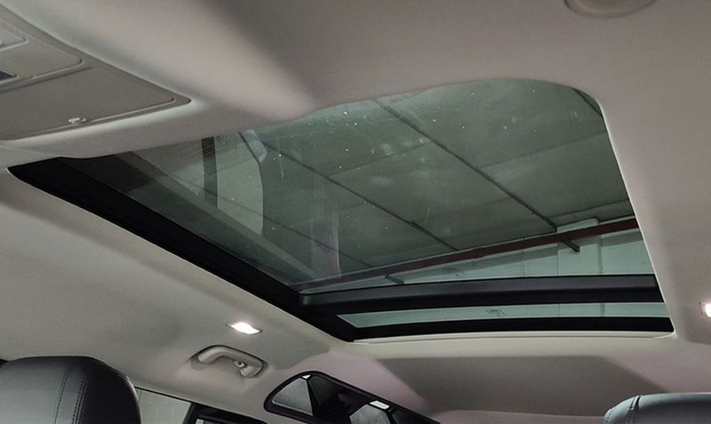 Land Rover Defender • 2020 • 83,500 km 8