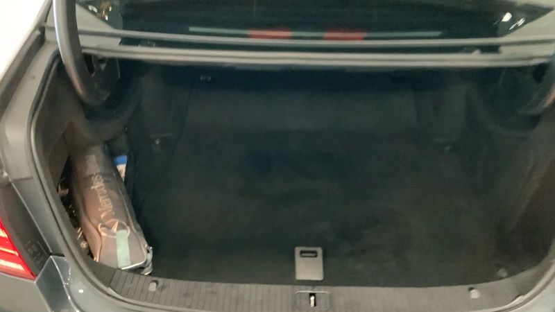 Mercedes-Benz E-Class • 2015 • 100,859 km 10