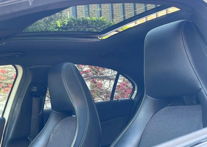 Mercedes-Benz CLA • 2012 • 220,000 km 3