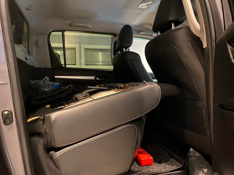 Toyota Hilux • 2016 • 84,000 km 2