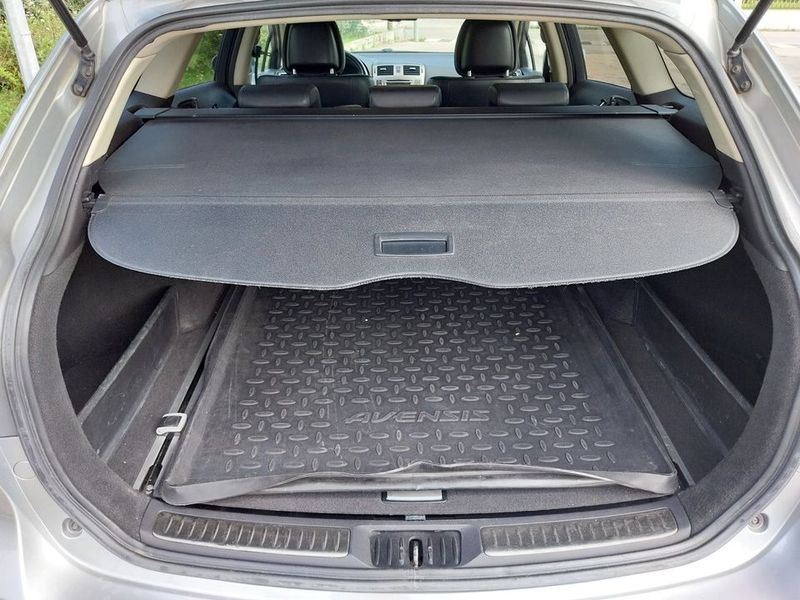 Toyota Avensis • 2012 • 478,000 km 6