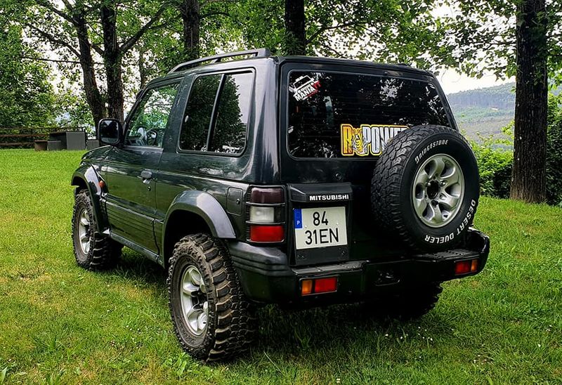 Mitsubishi Pajero • 1994 • 80,000 km 4
