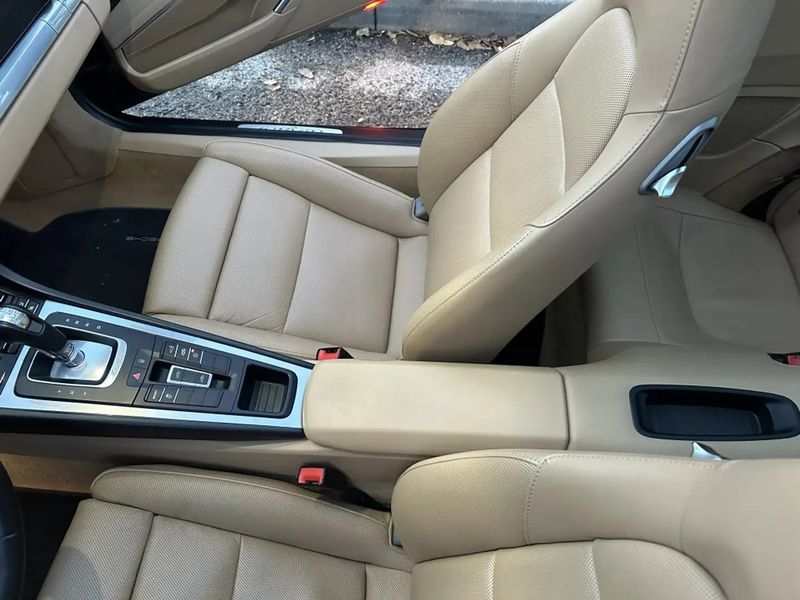 Porsche 911 • 2015 • 133,000 km 9