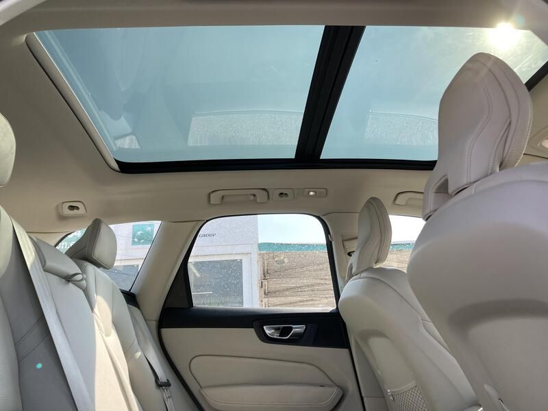 Volvo XC60 • 2024 • 12,819 km 28