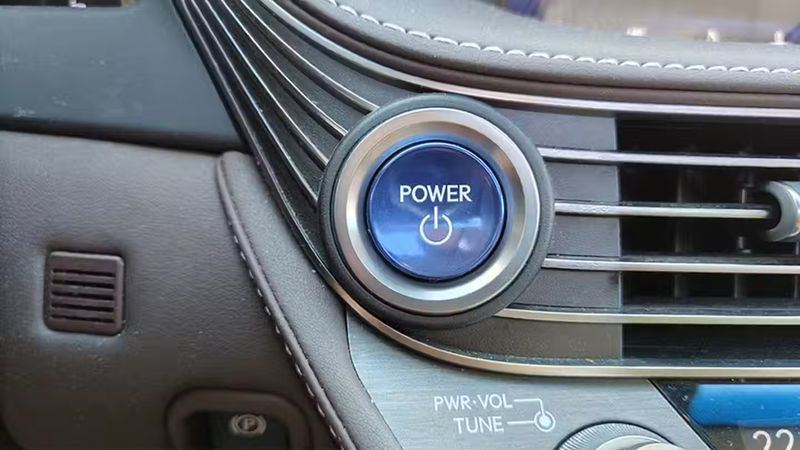 Lexus LS • 2018 • 102,493 km 13