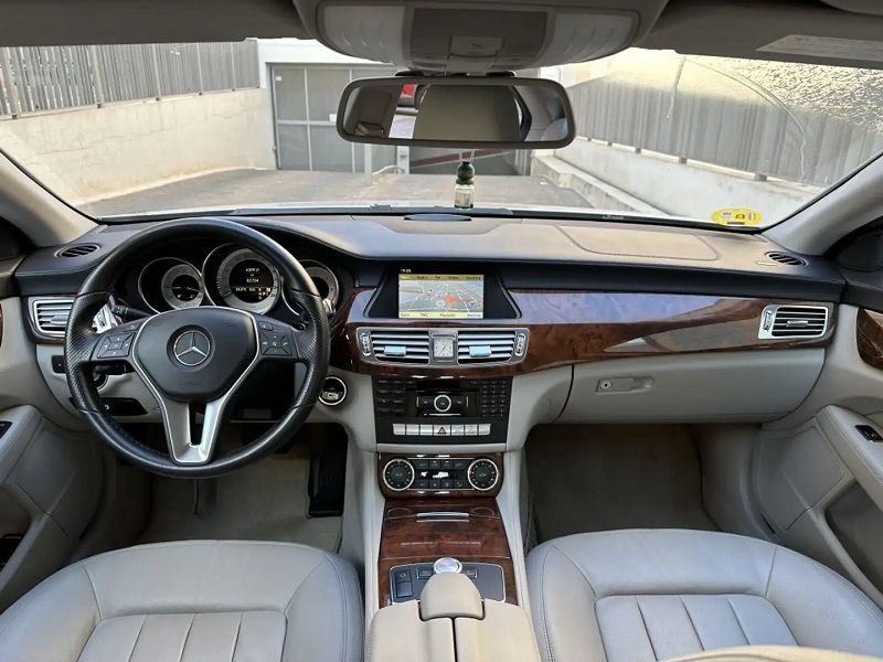 Mercedes-Benz CLS • 2011 • 82,700 km 1