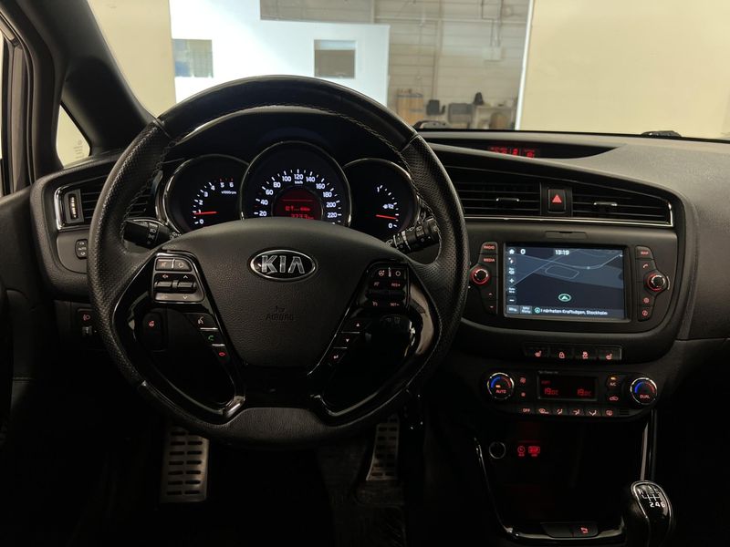 Kia Cee`d • 2017 • 92,000 km 5