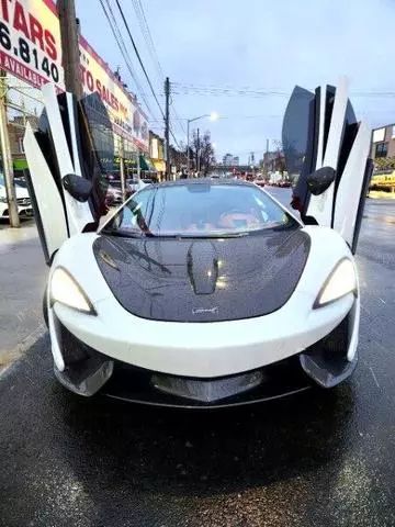 McLaren 570GT • 2017 • 33,696 km 12