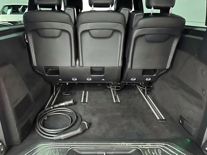 Mercedes-Benz 210 Van • 2021 • 33,000 km 13