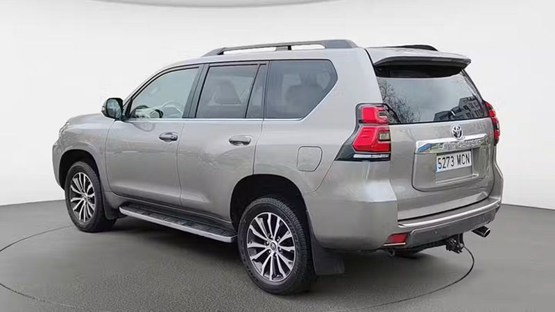 Toyota Land Cruiser • 2022 • 116,987 km 2