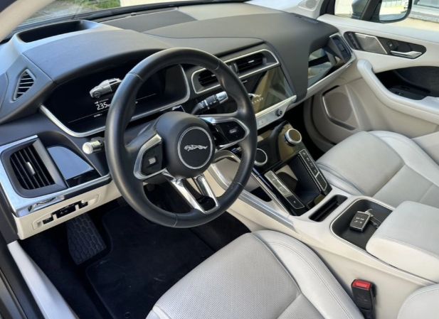 Jaguar I-PACE • 2019 • 55,000 km 4