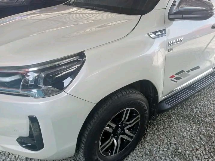 Toyota Hilux • 2017 • 50,000 km 1