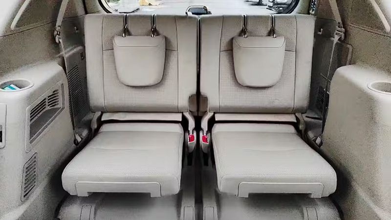 Toyota Land Cruiser • 2022 • 116,987 km 5