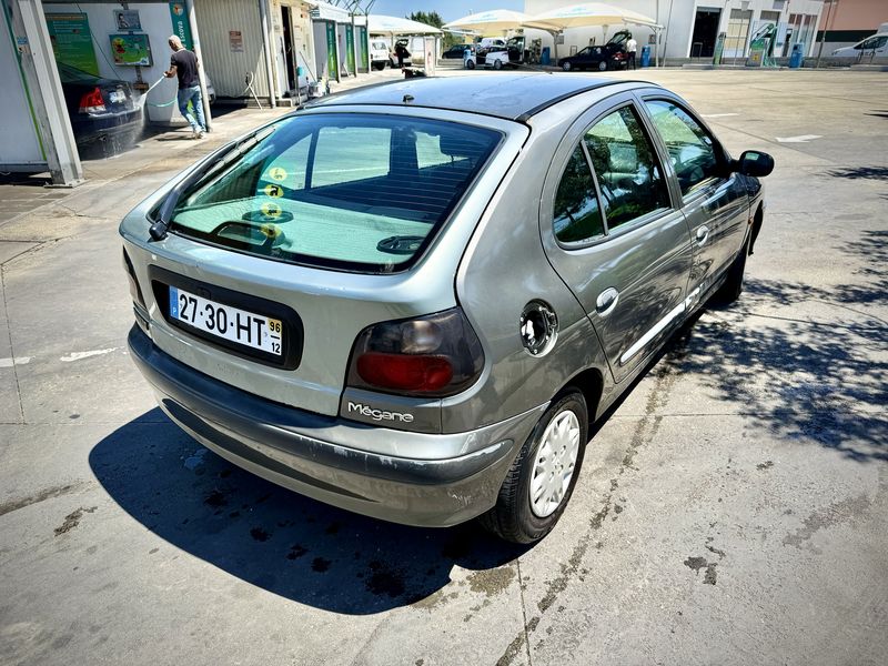 Renault Mégane • 1996 • 113,088 km 6