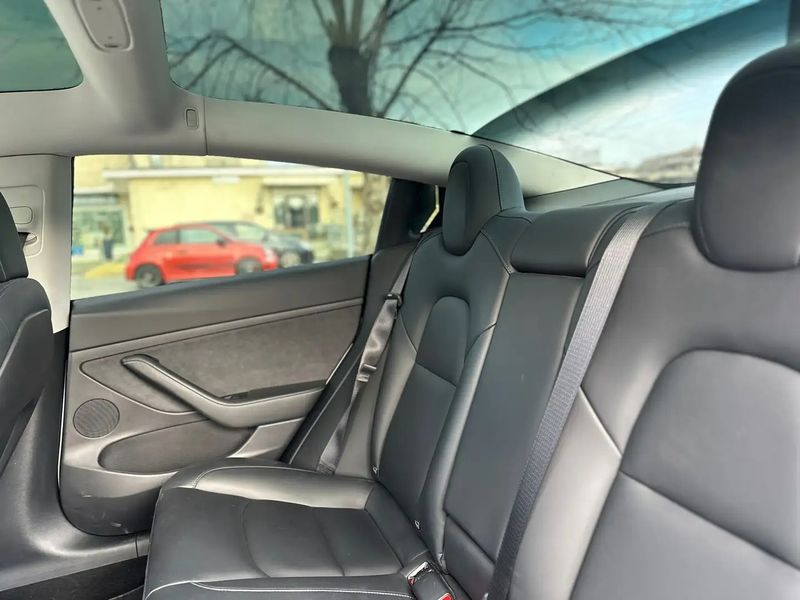 Tesla Model 3 • 2021 • 65,000 km 10