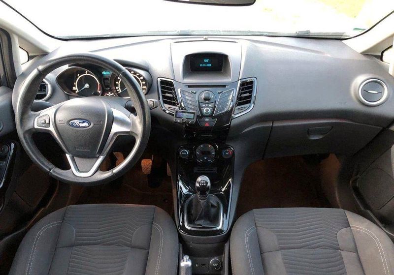 Ford Fiesta • 2015 • 109,999 km 3