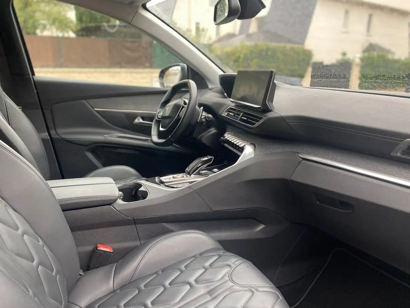 Peugeot 3008 • 2021 • 57,000 km 5