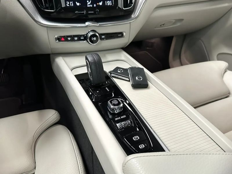 Volvo XC60 • 2019 • 85,000 km 7