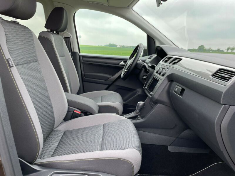 Volkswagen Caddy • 2019 • 94,500 km 9