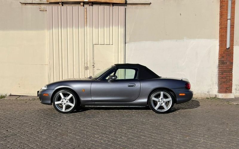 Mazda MX-5 • 2006 • 141,000 km 8