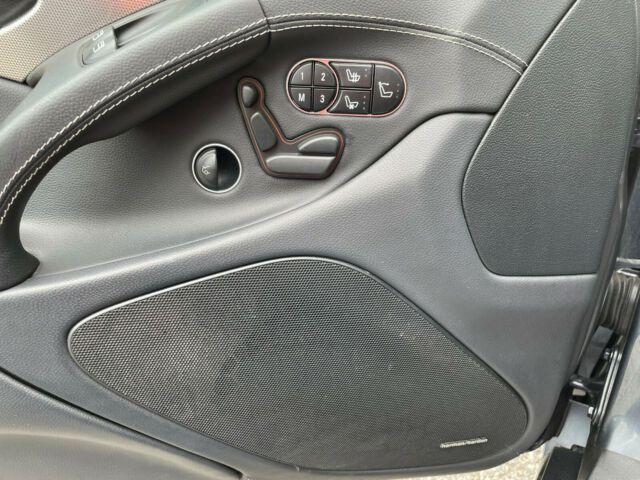 Mercedes-Benz SL • 2009 • 106,000 km 8