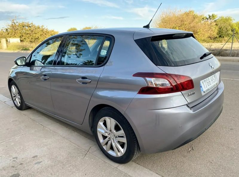 Peugeot 308 • 2014 • 140,000 km 4