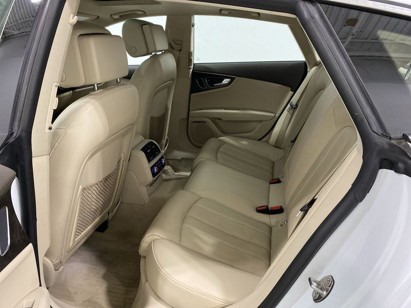 Audi A7 • 2017 • 34,520 km 3