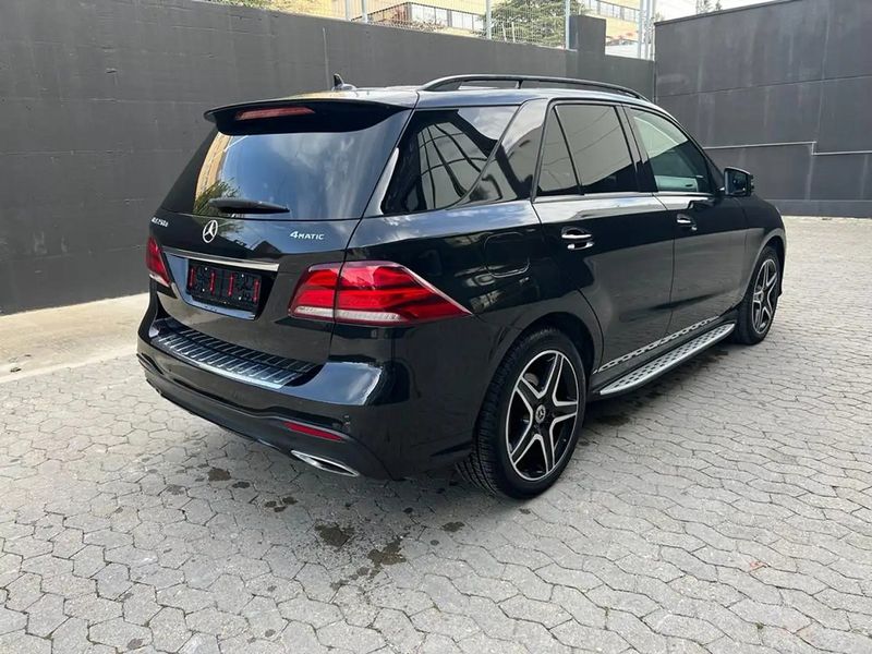 Mercedes-Benz GLE • 2018 • 93,000 km 6