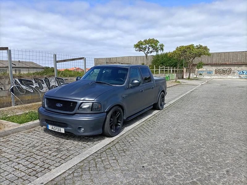 Ford F-150 • 2003 • 92,000 km 2
