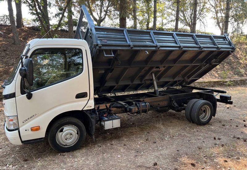 Toyota Dyna • 2008 • 213,000 km 3