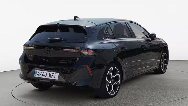 Opel Astra • 2023 • 36,060 km 2