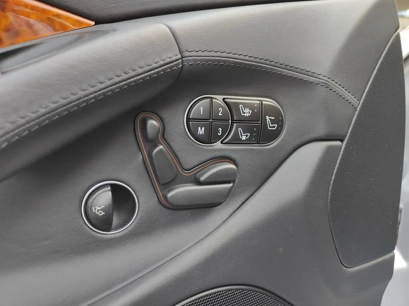 Mercedes-Benz SL-Class • 2008 • 41,000 km 10