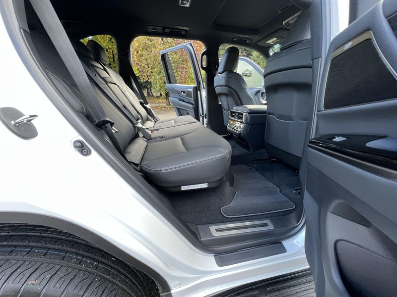 Lexus LX • 2022 • 30,192 km 2