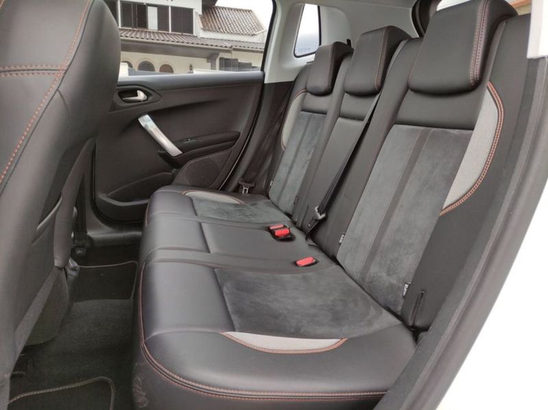 Peugeot 2008 • 2016 • 118,800 km 4