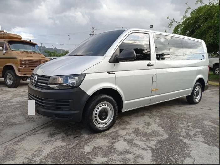 Volkswagen T5 Transporter Shuttle • 2016 • 90,903 km 1