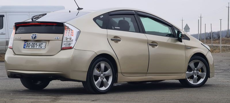 Toyota Prius • 2010 • 245,000 km 7